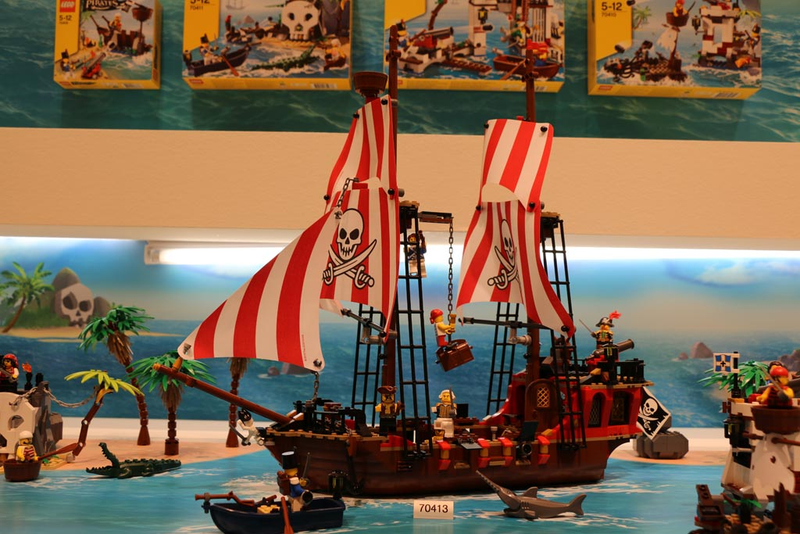 Illustration for article titled The 2015 Nuremberg Toy Fair images show all the amazing upcoming Lego